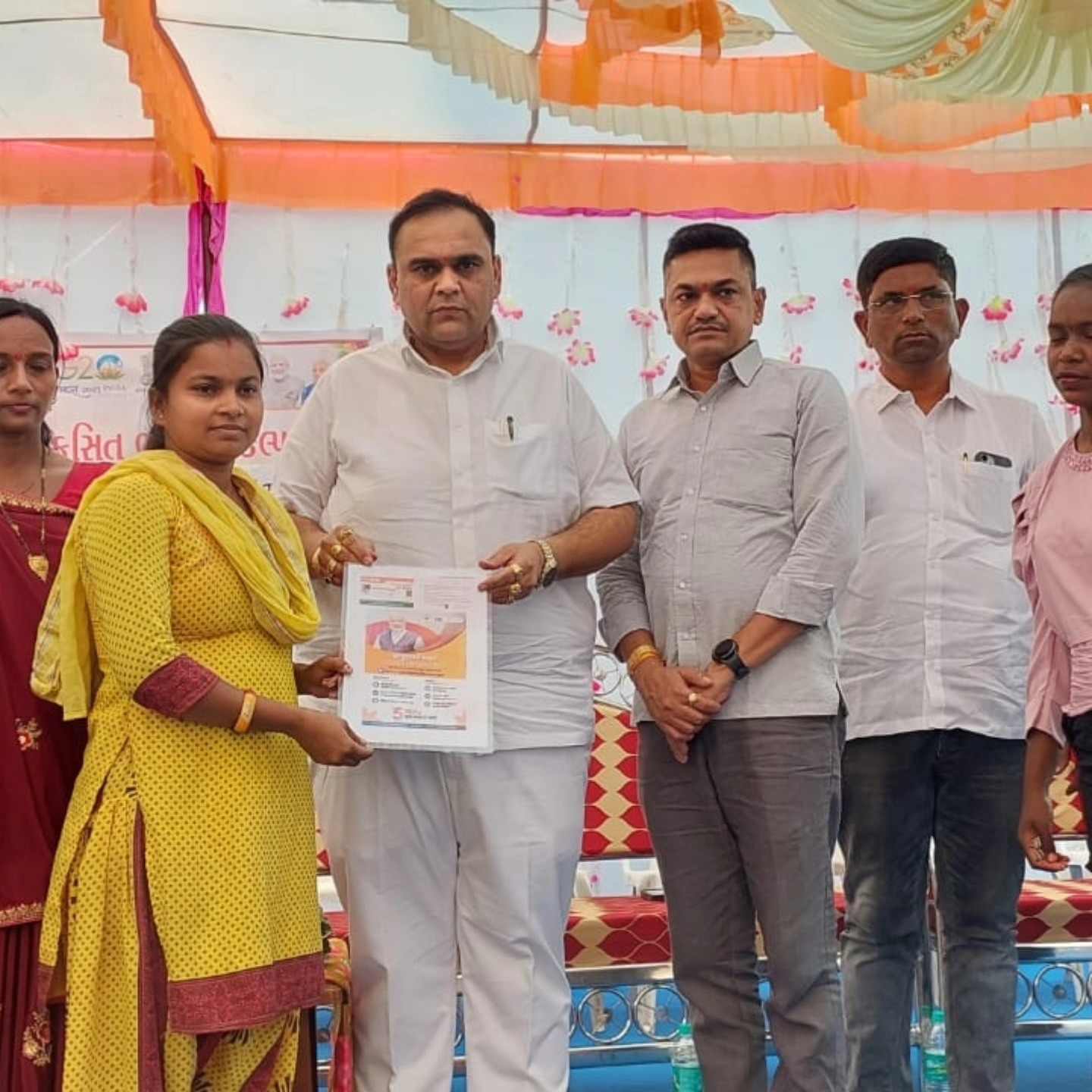 તા.૧૪/૧૨/૨૦૨૩ ના રોજ વિકસિત ભારત સંકલ્પ યાત્રા સુરત જિલ્લાના મહુવા તાલુકાના કાની ગામે રાખવામાં આવી.